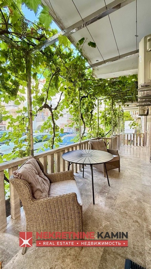 Luxuriously Renovated Three-Bedroom Apartment, 79 m², Velji Vinogradi, Budva